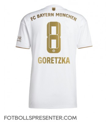 Bayern Munich Leon Goretzka #8 Borta Matchtröja 2022-23 Kortärmad